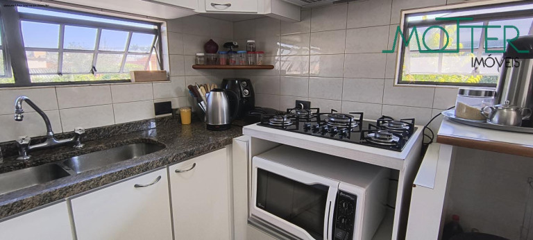 Imagem Casa com 4 Quartos à Venda, 213 m² em Capão Raso - Curitiba Imagem Casa com 4 Quartos à Venda, 213 m² em Capão Raso - Curitiba