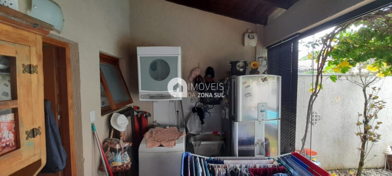 Imagem Casa com 3 Quartos à Venda, 179 m²