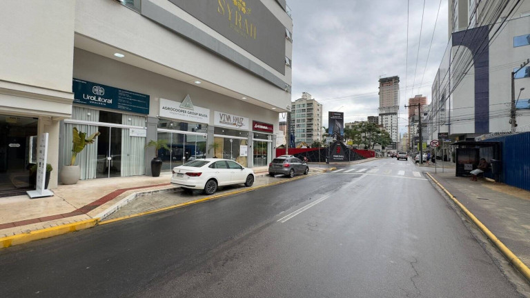 Imagem Sala Comercial à Venda, 84 m² em Meia Praia - Itapema Imagem Sala Comercial à Venda, 84 m² em Meia Praia - Itapema