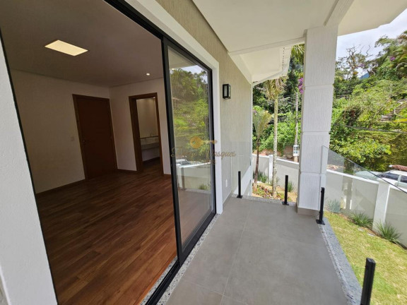Imagem Casa com 3 Quartos à Venda, 274 m² em Comary - Teresópolis