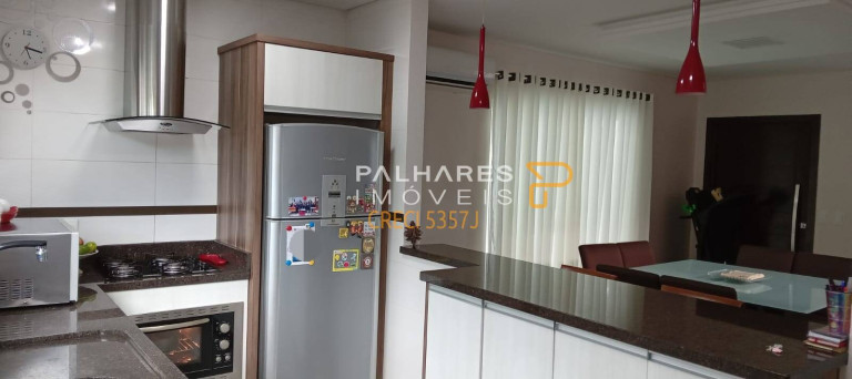 Imagem Casa com 3 Quartos à Venda, 215 m² em Vila Nova - Joinville