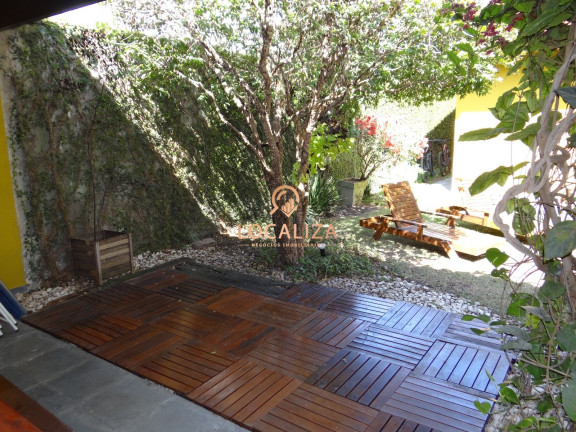 Imagem Casa com 3 Quartos à Venda, 375 m² em Jardim Santa Maria - Jacareí Imagem Casa com 3 Quartos à Venda, 375 m² em Jardim Santa Maria - Jacareí