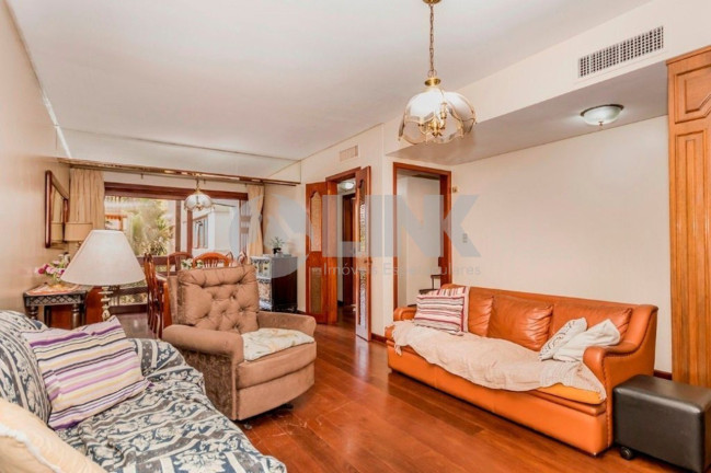 Imagem Imóvel com 3 Quartos à Venda, 244 m² em Petrópolis - Porto Alegre