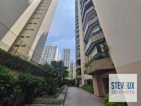 Apartamento com 3 Quartos para Alugar, 193 m² em Moema - São Paulo