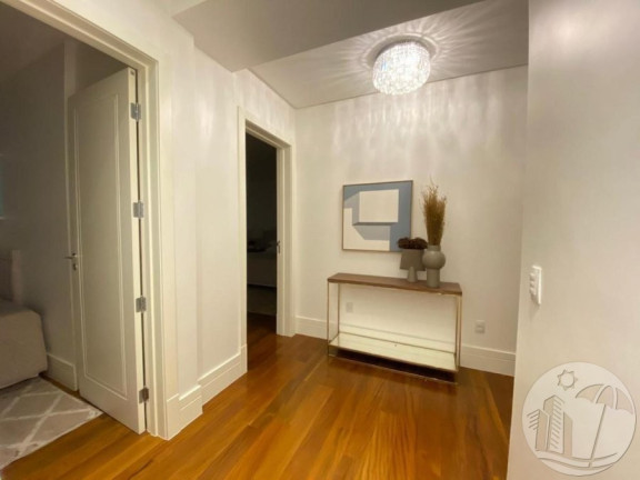 Imagem Apartamento com 5 Quartos à Venda, 317 m² em Centro - Balneário Camboriú Imagem Apartamento com 5 Quartos à Venda, 317 m² em Centro - Balneário Camboriú
