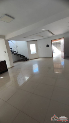 Casa com 4 Quartos para Alugar, 160 m² em Loteamento Villa Branca - Jacareí