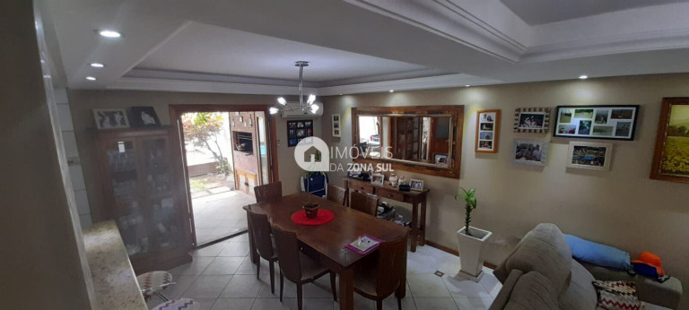 Imagem Casa com 3 Quartos à Venda, 179 m²