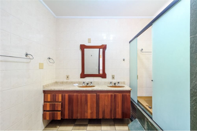 Imagem Sobrado com 4 Quartos à Venda, 392 m² em Jardim Cordeiro - São Paulo Imagem Sobrado com 4 Quartos à Venda, 392 m² em Jardim Cordeiro - São Paulo