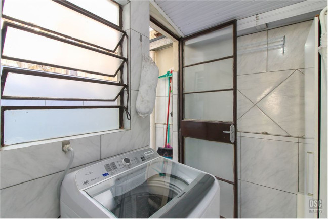 Imagem Casa com 3 Quartos à Venda, em Vila Nova - Porto Alegre Imagem Casa com 3 Quartos à Venda, em Vila Nova - Porto Alegre