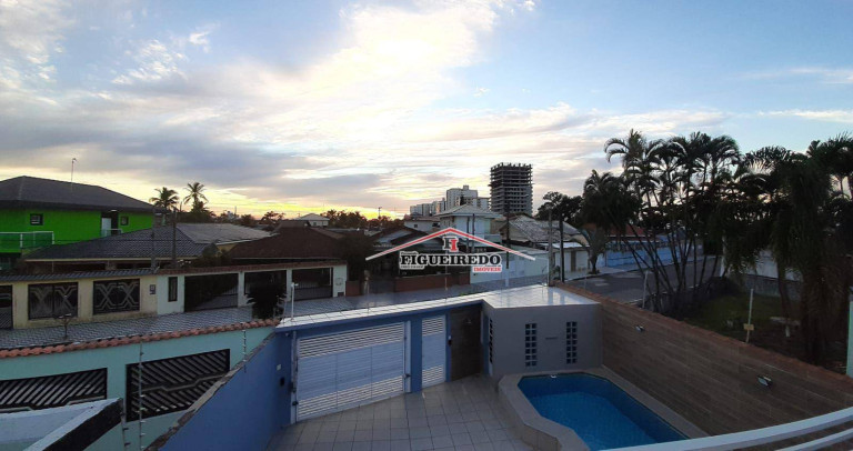 Imagem Casa com 4 Quartos à Venda, 173 m² em Solemar - Praia Grande Imagem Casa com 4 Quartos à Venda, 173 m² em Solemar - Praia Grande