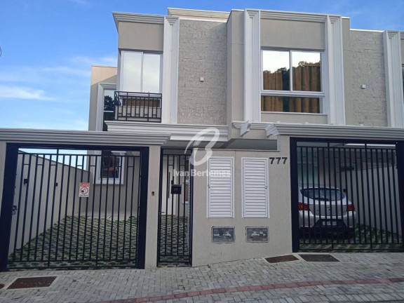 Imagem Sobrado com 2 Quartos para Temporada, em Centro - Bombinhas Imagem Sobrado com 2 Quartos para Temporada, em Centro - Bombinhas