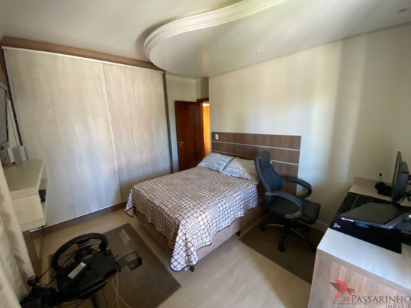 Sobrado com 3 Quartos à Venda, 250 m² em Centro - Torres
