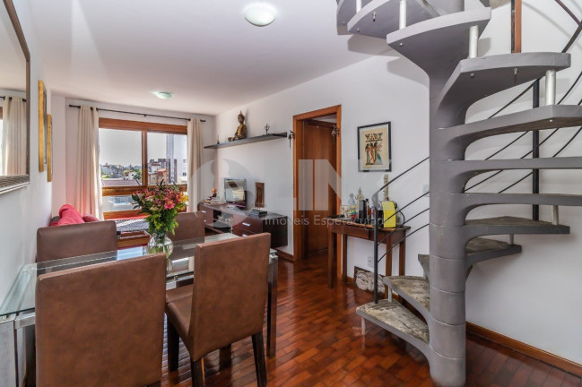 Imagem Imóvel com 2 Quartos à Venda, 146 m² em Santana - Porto Alegre Imagem Imóvel com 2 Quartos à Venda, 146 m² em Santana - Porto Alegre