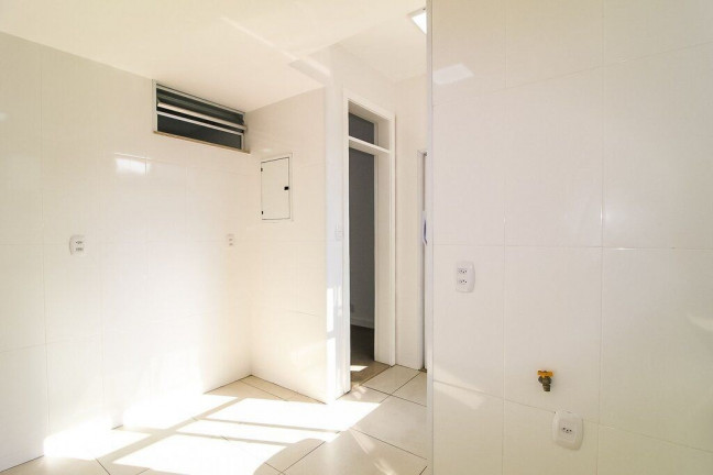 Imagem Imóvel com 2 Quartos à Venda, em Copacabana - Rio De Janeiro Imagem Imóvel com 2 Quartos à Venda, em Copacabana - Rio De Janeiro
