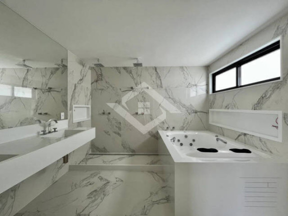 Imagem Casa com 4 Quartos à Venda, 400 m² em Barra Da Tijuca - Rio De Janeiro Imagem Casa com 4 Quartos à Venda, 400 m² em Barra Da Tijuca - Rio De Janeiro