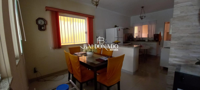 Imagem Casa com 3 Quartos à Venda, 300 m² em Centro - Joanópolis