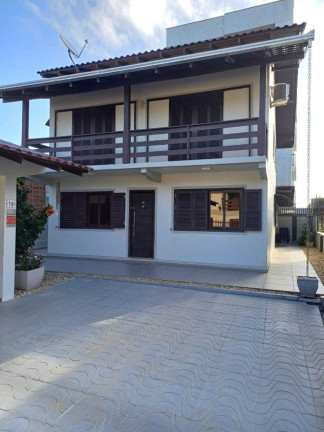 Sobrado com 3 Quartos à Venda, 204 m² em Centro - Barra Velha