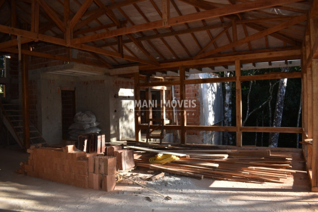 Imagem Casa com 4 Quartos à Venda, 248 m² em Região Do Alto Da Boa Vista - Campos Do Jordão Imagem Casa com 4 Quartos à Venda, 248 m² em Região Do Alto Da Boa Vista - Campos Do Jordão