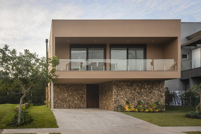 Imagem Casa com 4 Quartos à Venda, em Vila Nova - Porto Alegre Imagem Casa com 4 Quartos à Venda, em Vila Nova - Porto Alegre