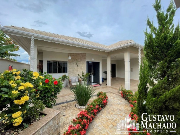 Casa com 3 Quartos à Venda, 196 m² em Loteamento Bondarovshy - Quatis