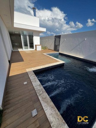 Imagem Casa de Condomínio com 3 Quartos à Venda, 220 m² em Petrópolis - Várzea Grande