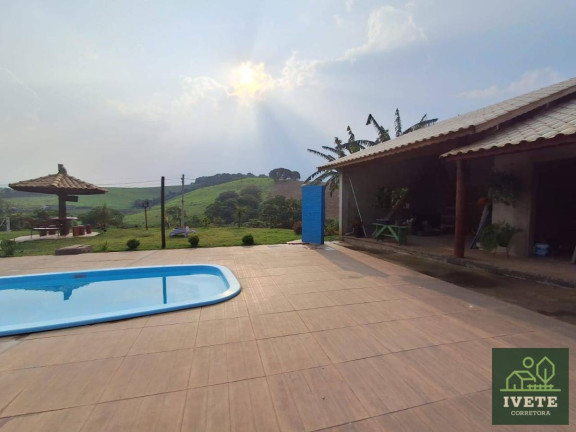 Imagem Chácara com 4 Quartos à Venda, 230 m²