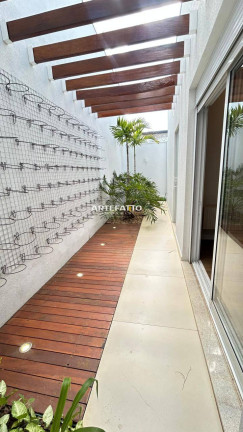 Imagem Casa com 3 Quartos à Venda, 250 m² Imagem Casa com 3 Quartos à Venda, 250 m²