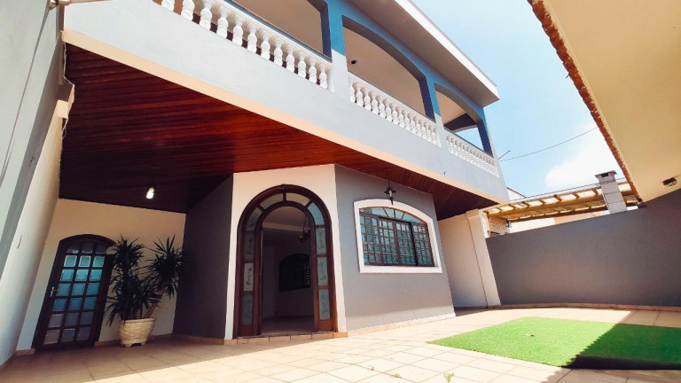 Imagem Sobrado com 4 Quartos à Venda, 275 m² em Caiçara - Praia Grande Imagem Sobrado com 4 Quartos à Venda, 275 m² em Caiçara - Praia Grande