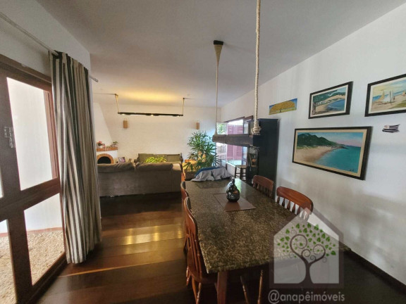 Imagem Casa com 3 Quartos à Venda, 220 m² em Itacorubi - Florianópolis Imagem Casa com 3 Quartos à Venda, 220 m² em Itacorubi - Florianópolis
