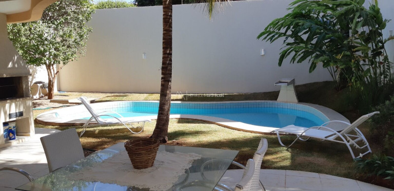 Imagem Casa com 3 Quartos à Venda, 277 m² em Vivendas Do Bosque - Campo Grande