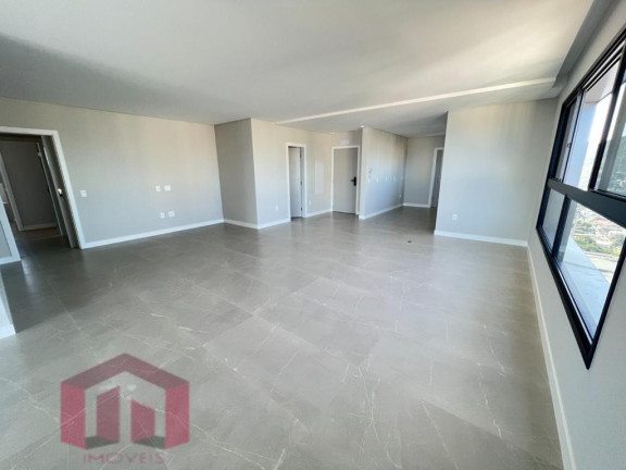 Imagem Imóvel com 4 Quartos à Venda, 221 m²