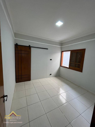 Imagem Imóvel com 3 Quartos à Venda, 123 m² em Maracanã - Praia Grande Imagem Imóvel com 3 Quartos à Venda, 123 m² em Maracanã - Praia Grande