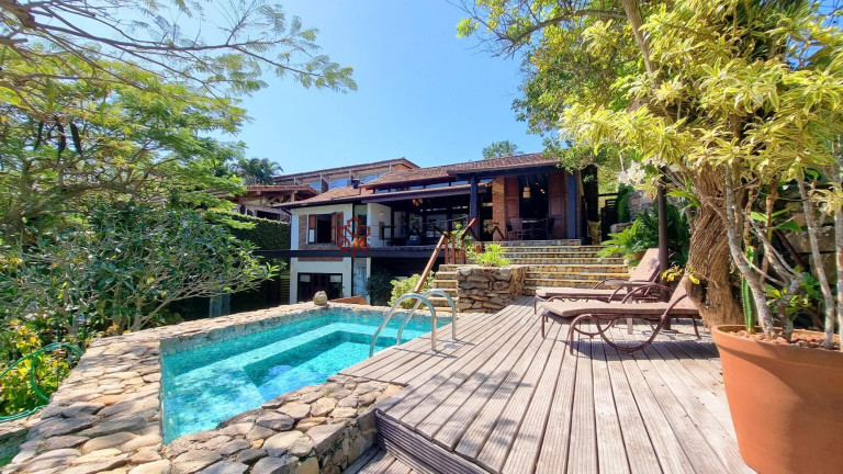 Imagem Casa com 9 Quartos à Venda, 435 m² em Ferradura - Armação Dos Búzios Imagem Casa com 9 Quartos à Venda, 435 m² em Ferradura - Armação Dos Búzios