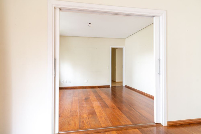 Imagem Imóvel com 3 Quartos à Venda, em Vila Andrade - São Paulo Imagem Imóvel com 3 Quartos à Venda, em Vila Andrade - São Paulo
