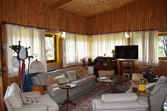Imagem Casa com 4 Quartos à Venda, 190 m² em Região Do Jardim Do Embaixador - Campos Do Jordão Imagem Casa com 4 Quartos à Venda, 190 m² em Região Do Jardim Do Embaixador - Campos Do Jordão