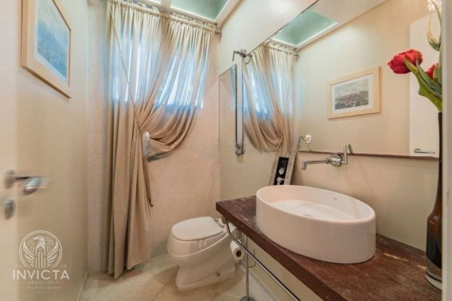 Imagem Casa com 4 Quartos à Venda, 447 m² em Praia Do Estaleiro - Balneário Camboriú Imagem Casa com 4 Quartos à Venda, 447 m² em Praia Do Estaleiro - Balneário Camboriú