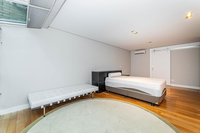 Imagem Casa com 3 Quartos à Venda, 451 m² em Mossunguê - Curitiba Imagem Casa com 3 Quartos à Venda, 451 m² em Mossunguê - Curitiba