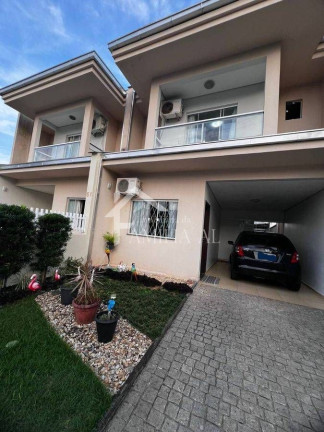 Casa com 3 Quartos à Venda, 180 m² em Aventureiro - Joinville