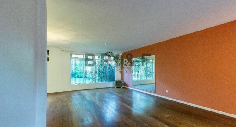 Imagem Sobrado com 3 Quartos à Venda, 256 m² em Moema - São Paulo Imagem Sobrado com 3 Quartos à Venda, 256 m² em Moema - São Paulo