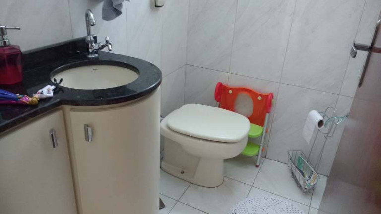 Imagem Casa com 4 Quartos à Venda, 243 m² em Parque Jaçatuba - Santo André Imagem Casa com 4 Quartos à Venda, 243 m² em Parque Jaçatuba - Santo André