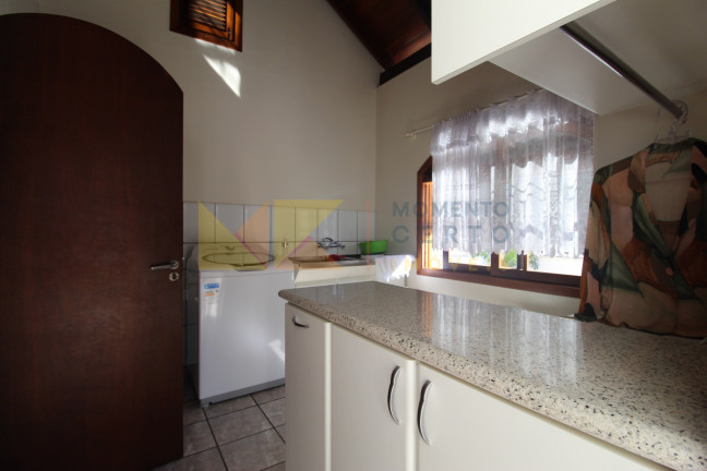Imagem Casa com 3 Quartos à Venda, 650 m² em Valparaíso - Blumenau