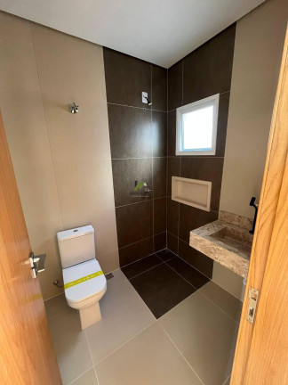 Imagem Casa com 2 Quartos à Venda, 75 m²