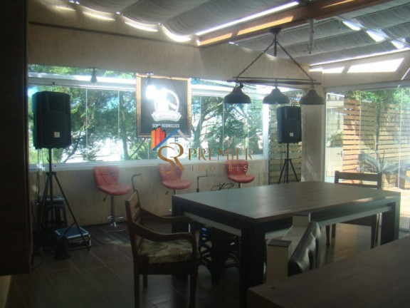 Imagem Casa com 3 Quartos à Venda, 413 m² em Itacorubi - Florianópolis