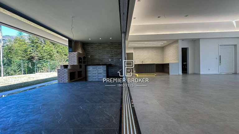 Imagem Casa com 4 Quartos à Venda, 400 m² em Quebra Frascos - Teresópolis Imagem Casa com 4 Quartos à Venda, 400 m² em Quebra Frascos - Teresópolis
