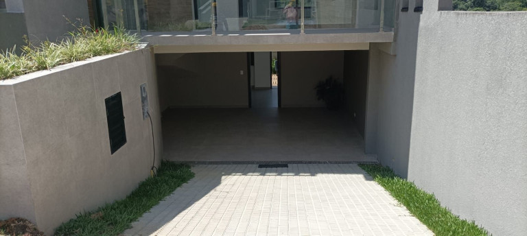 Imagem Casa com 3 Quartos à Venda, 158 m² em Pilarzinho - Curitiba Imagem Casa com 3 Quartos à Venda, 158 m² em Pilarzinho - Curitiba
