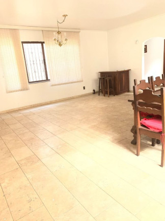 Sobrado com 3 Quartos à Venda ou Locação, 293 m² em Embaré - Santos
