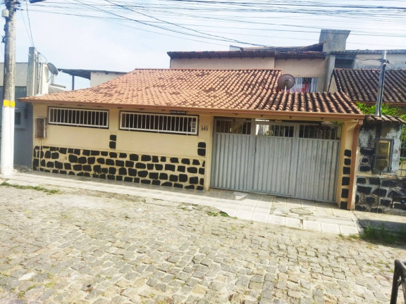 Casa com 5 Quartos à Venda, 200 m² em Ibes - Vila Velha