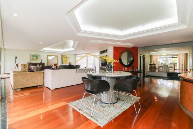 Imagem Casa com 6 Quartos à Venda, 684 m² em Santo Inácio - Curitiba Imagem Casa com 6 Quartos à Venda, 684 m² em Santo Inácio - Curitiba