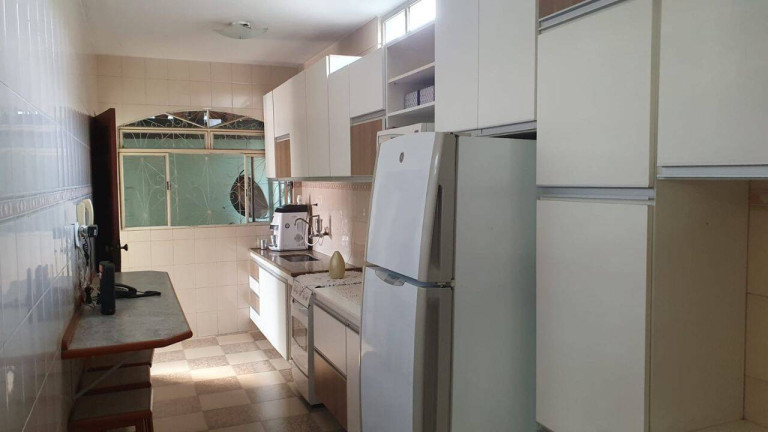 Imagem Casa com 3 Quartos à Venda, 360 m² em Flamengo - Contagem
