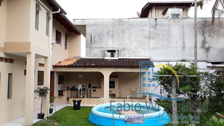Sobrado com 3 Quartos à Venda, 180 m² em Floresta - Joinville